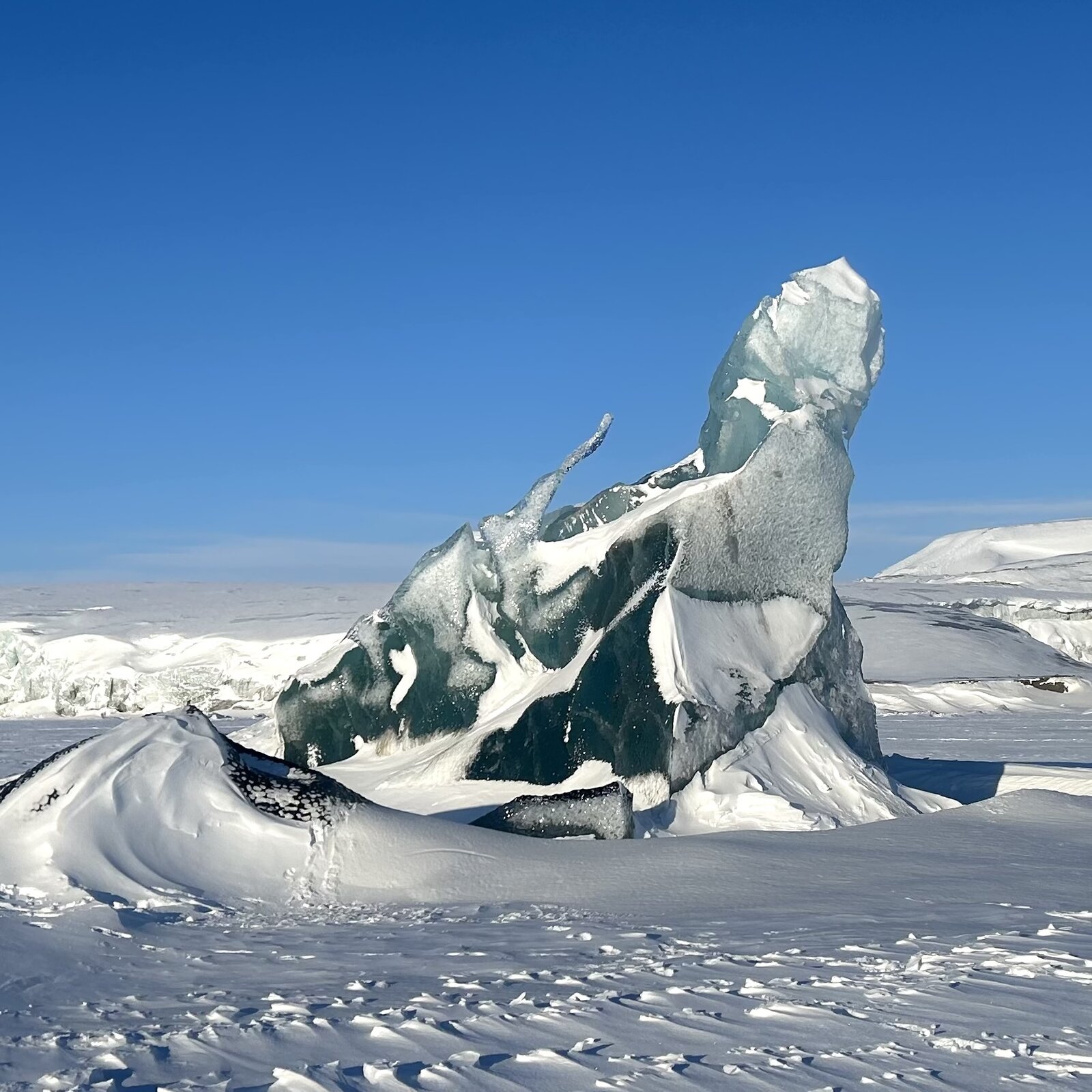 Artistic Mother Nature.
Svalbard, Norway 🇳🇴- 2026